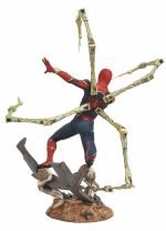 Marvel Premier Collection Avengers: Infinity War Iron Spider-Man Statue - Image 4