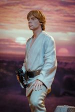 Star Wars Premier Collection Luke Dreamer Statue - Officially Licensed Product - Image 3