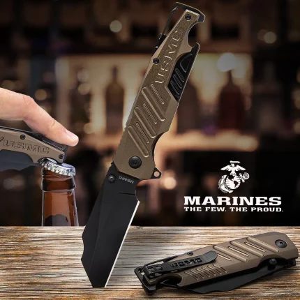 USMC BREWSKI POCKET KNIFE WITH BOTTLE OPENER - 3CR13 STAINLESS STEEL BLADE, ALUMINUM HANDLE, BOTTLE OPENER, CARABINER CLIP, SCREWDRIVER - UC3537