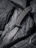 Riffle Flipper Knife Dark Twill Carbon Fiber Overlay On Black G10 Handle (3.46" Black Hand Rubbed Damascus) C2024DS-1 - Image 2