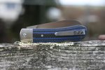 QSP Knives Worker Folding Knife 3.5" N690 Satin Sheepsfoot Blade, Blue G10/Carbon Fiber Handles with Stainless Steel Bolsters - QS128-D - Image 4