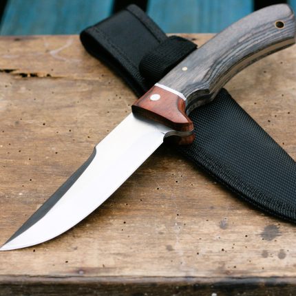 Classic Hunter Fixed Blade Knife - Full Tang Construction.