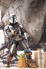 Star Wars The Mandalorian and Child 1:7 Scale ARTFX Statue Disney + - Image 3